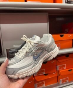 Nike Damen